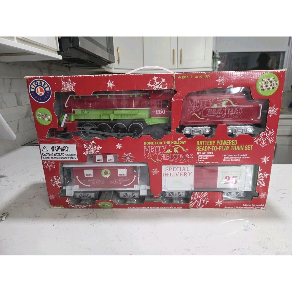 Lionel 7-11915 Home For The Holiday Ready-to-Play set